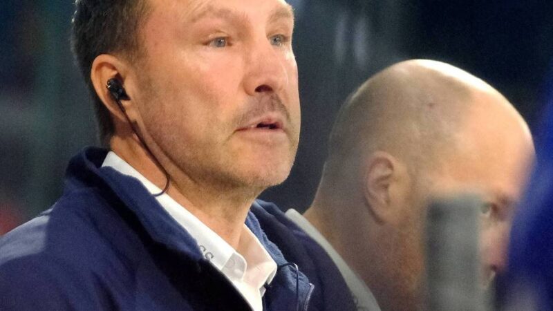 „Die Geschichte ist traurig, aber sie hat ein Happy End“: Ex-DEG-Trainer Jeff Tomlinson coachte beinahe blind Eishockeyspiele