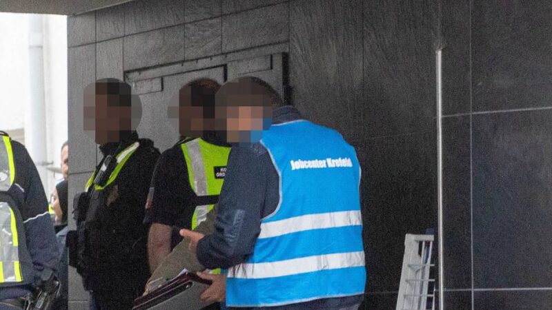 Schrottimmobilien in Krefeld: Einsatzkräfte stellen Dutzende Verstöße fest