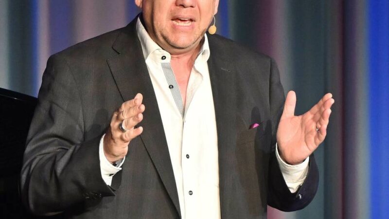 Matthias Brodowys Vorpremiere in Duisburg: Von Flachwitzen mit Fäkalhumor zu existenzieller Tiefe