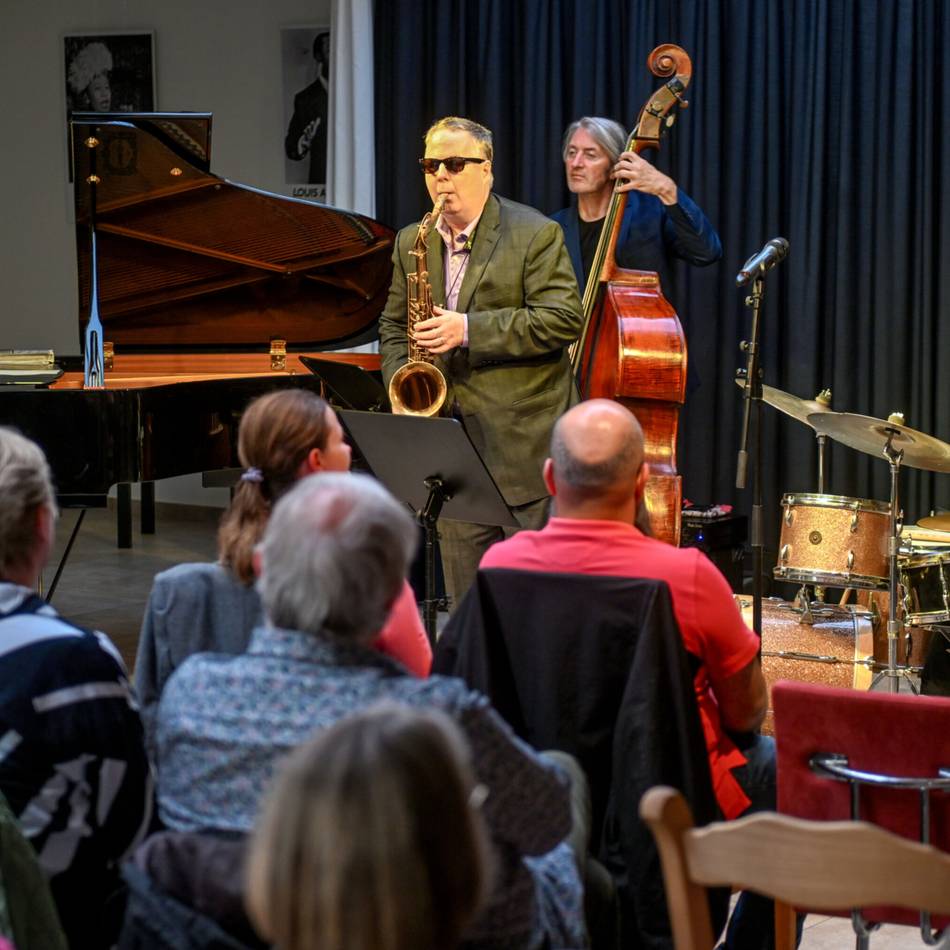 Konzert in der „Haltestelle“ in Kempen: Swingmeister beeindrucken mit furiosem Bühnenspiel