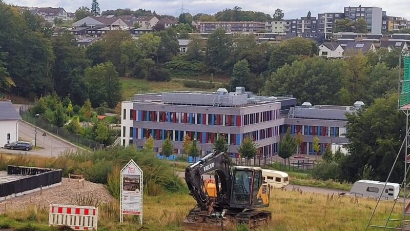 Hückeswagener Grüne ziehen Antrag zurück: Stadt sieht keine „Raser“-Gefahr im Neubaugebiet Eschelsberg und vor Grundschule