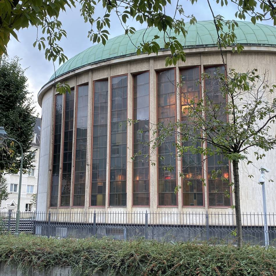 Vor der Synagoge in Düsseldorf: Kundgebung zum Gedenken der Opfer des Überfalls der Hamas auf Israel