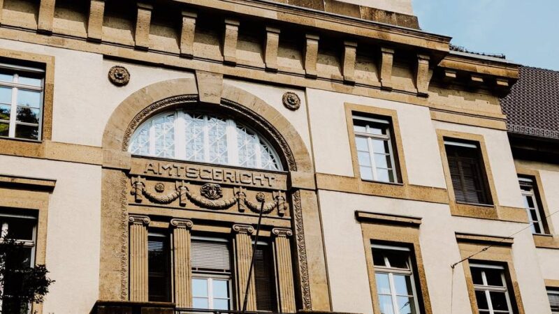 Urteil des Amtsgerichts Krefeld: Fenster und Türen nicht geliefert – Bewährungsstrafe