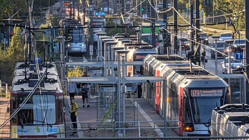 Störung im ÖPNV: Defekte Bahn behindert den ÖPNV