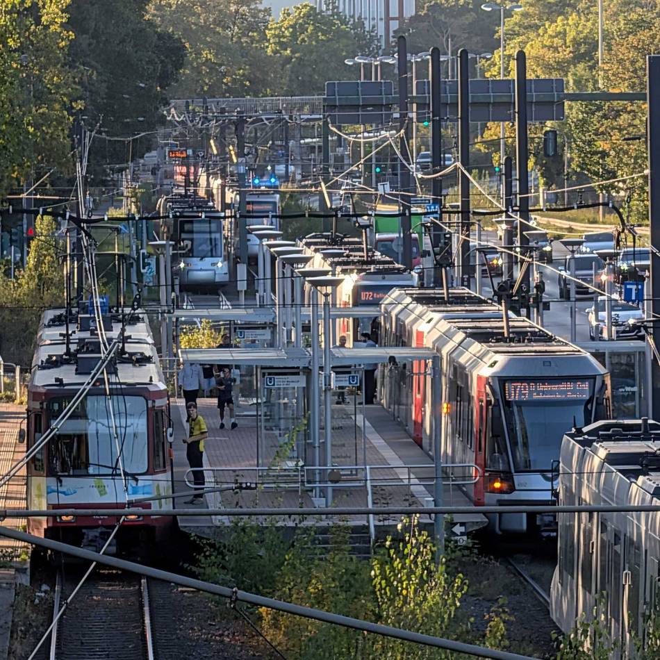Störung im ÖPNV: Defekte Bahn behindert den ÖPNV