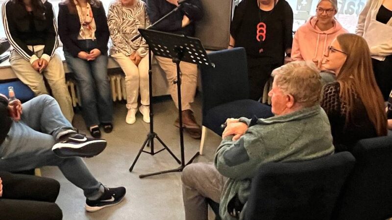 Schreibwerkstatt und Vortrag in Hinsbeck: Warum Schreiben mit dem Lesen beginnt