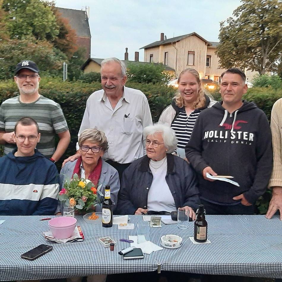 Kirchengemeinden in Meerbusch: Ökumenischer Stammtisch unterstützt Notfallseelsorge mit Spende