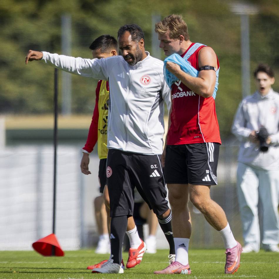 „In der Nachbetrachtung gar nicht so böse“: Fortuna-Trainer Thioune bewertet Saisonstart und die Arbeit seiner Vorgesetzten