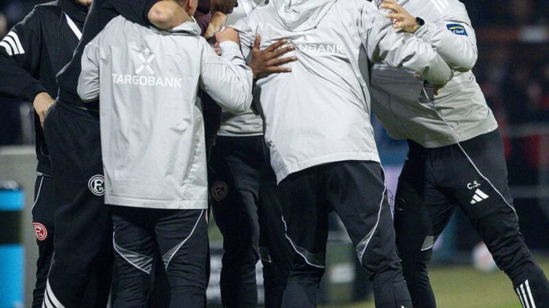 „Hätte mein letztes Spiel sein können“: Fortuna-Trainer Thioune wird nach Sieg in Bochum emotional – vor allem wegen einer Szene