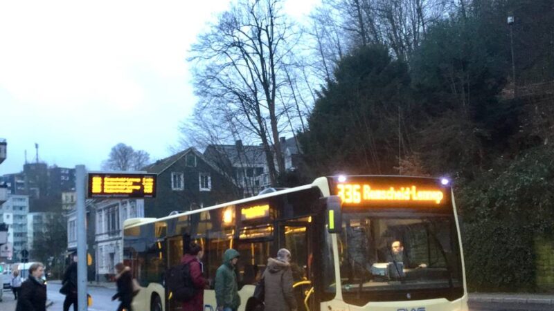 Umbauarbeiten in Hückeswagen: Busse halten ab 11. September wieder an Bahnhofstraße