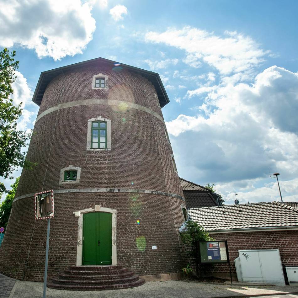 Ausstellung in Schwalmtal-Amern: Karikaturen im Mühlenturm