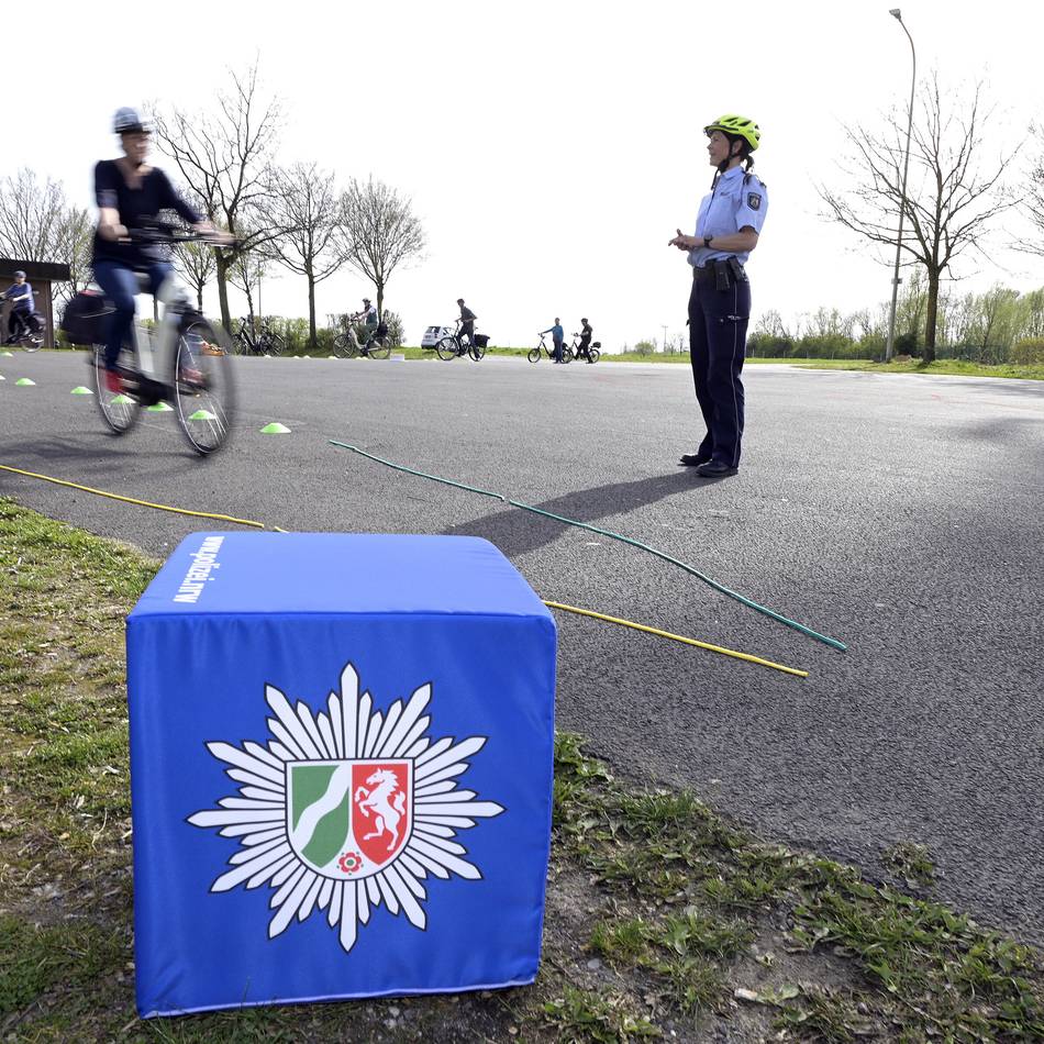 „Im Alter fällt man ungeschickter“: Mehr schwere Verletzungen durch E-Bike-Stürze in Mönchengladbach
