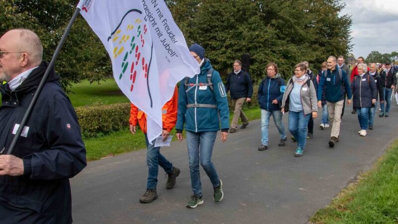 100 Teilnehmer aus dem Bistum Münster: Stützen im Gemeindeleben – Küster pilgern nach Kevelaer