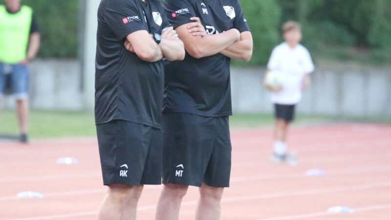 Vor Heimspiel gegen Kosova: Gefluteter Kunstrasenplatz – wie Mennrath Glück im Unglück hatte