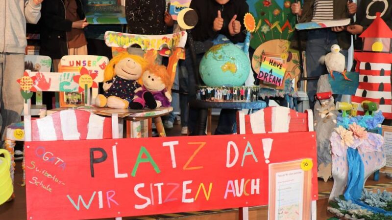 Kunstausstellung zum Weltkindertag : Kinder machen auf ihre Rechte aufmerksam