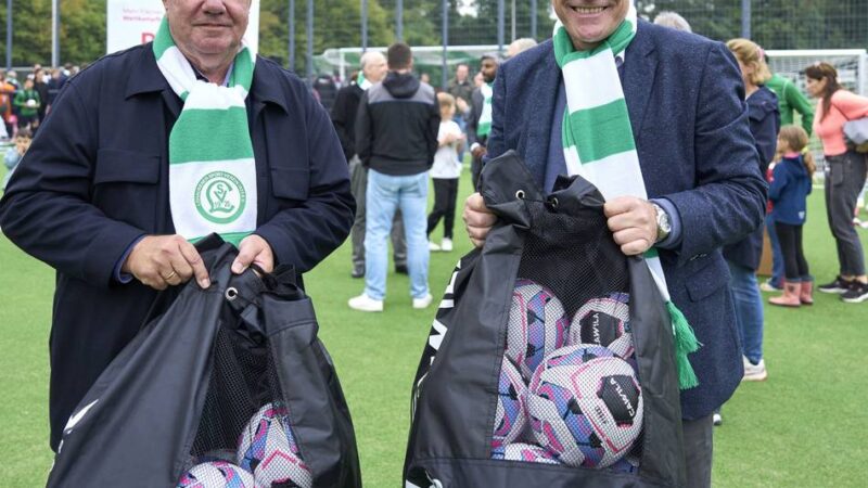 Fußball in Düsseldorf: Ein neues Kunstrasenfeld auf der Sportanlage Lohausen