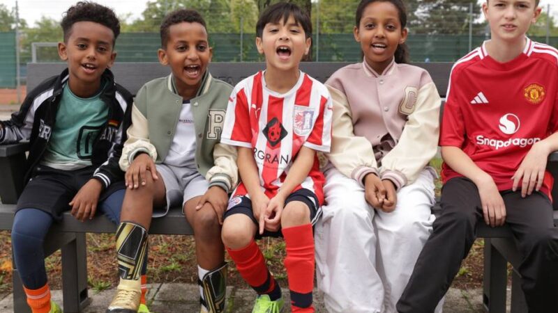 Nachhaltigkeit in Düsseldorf: Bezirkssportanlagen bekommen EURO 2024-Bänke