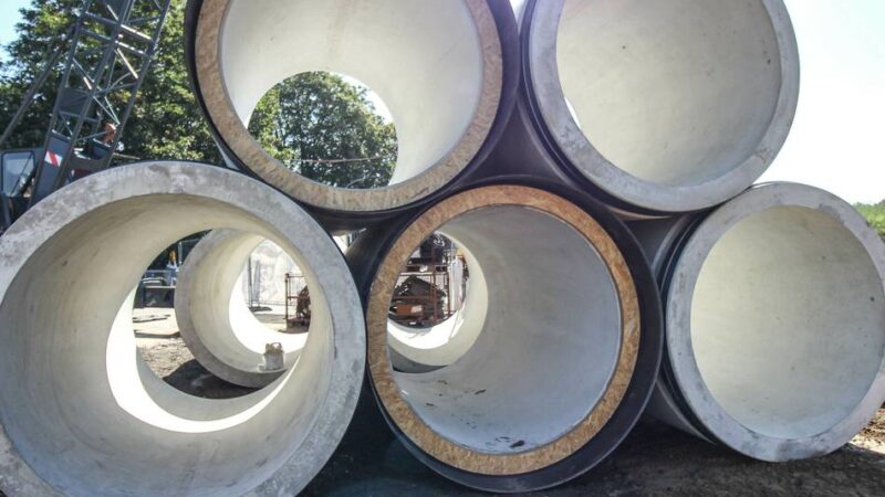 Großbaustelle in Düsseldorf-Hassels: Stadt erneuert den Abwasserkanal an der Zopotter Straße