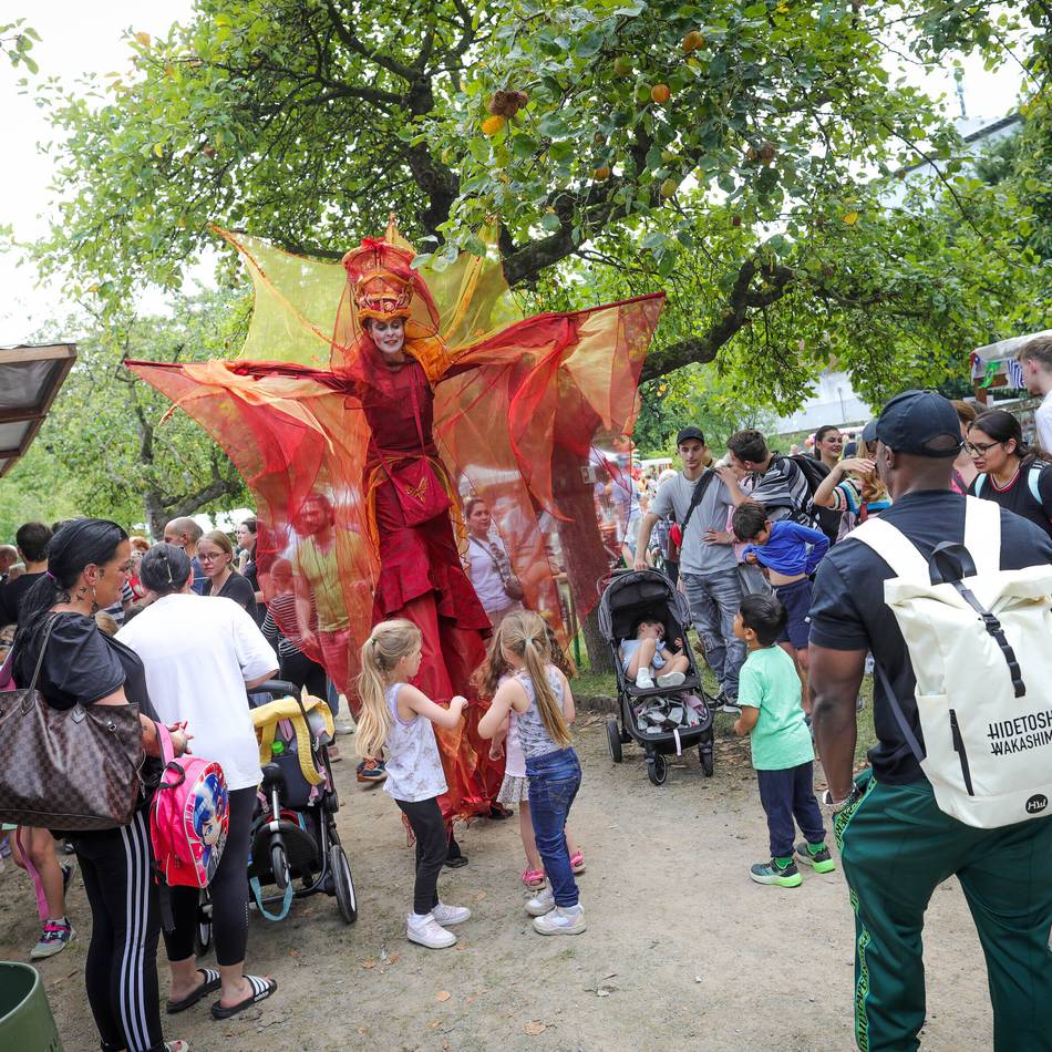 Budenfest am Weltkindertag im Kinderhilfezentrum : Großer Budenzauber für Kids – mit einem Mitmachzirkus, Hip-Hop und Zauberei