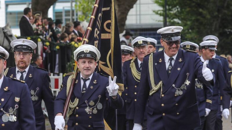 Heimat- und Schützenverein Strümp: Prachtvolle Parade für Königspaar in Strümp