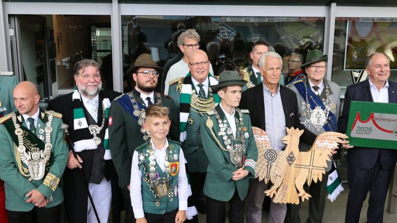 Bundesfest 2025 in Mönchengladbach: Döp döp döp! Borussia-Präsident begrüßt Majestäten aus ganz Deutschland im Stadion