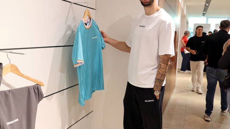 Gladbachs verletzter Nationalspieler: Kleindienst in der Modebranche – volksnah im Pop-up-Store