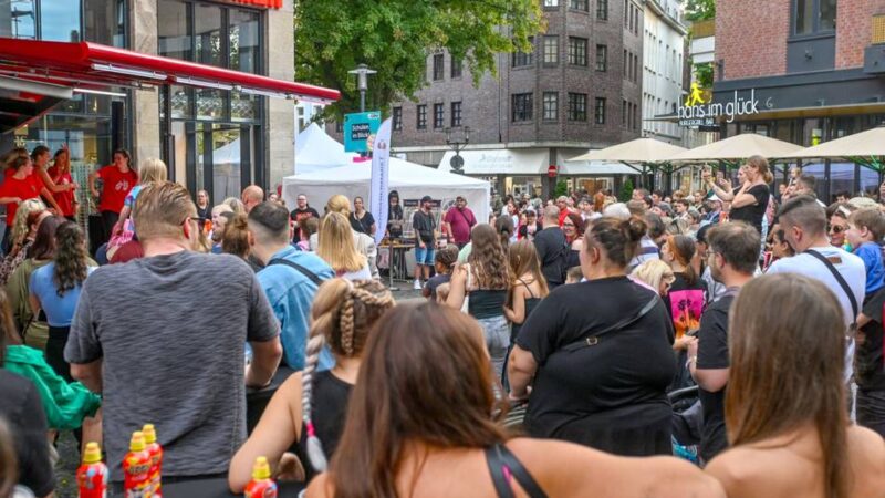 „Krefeld Pur“ & „Krefelder Laufmasche“: So anziehend: Das Modewochenende in der City