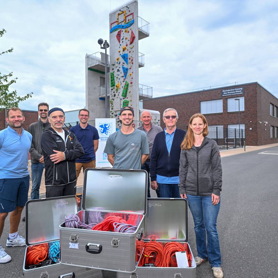 Eröffnung durch TTC Geldern-Veert: „Anklettern“ am Tower vom Berufskolleg Geldern