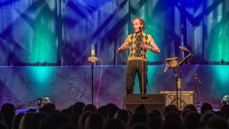 Olaf Schubert in Moers: „Ich bin kein Populist – ich sage nur, was die Leute hören wollen“