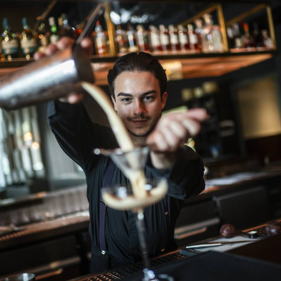 22-Jähriger im Restaurant Hato: Düsseldorfs jüngstes Barkeeper-Talent – „Man muss mit dem Herzen dabei sein“