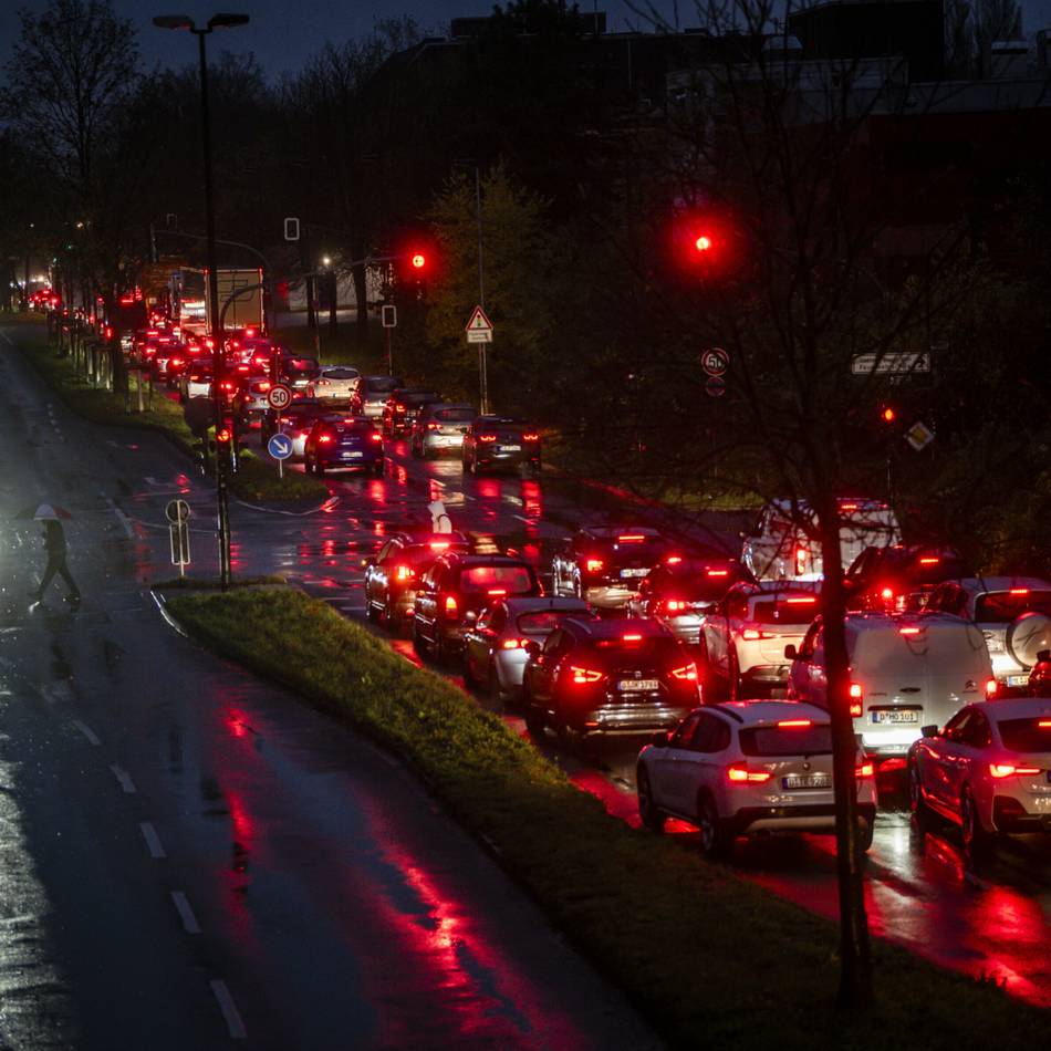 Vor der Sanierung der A59: Stadt erneuert Fahrbahn der Frankfurter Straße in Düsseldorf