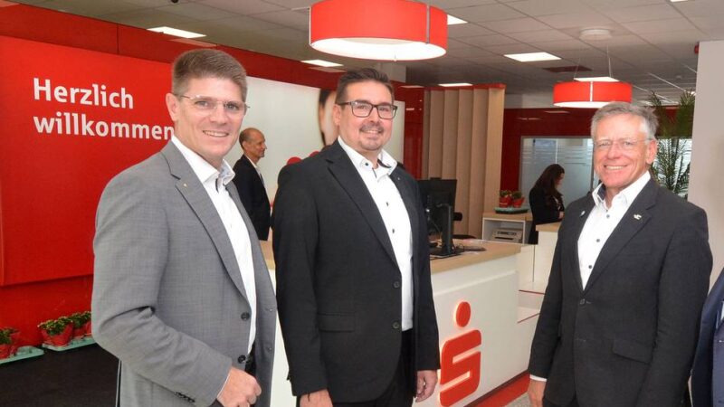 Modernisierungswelle der Sparkasse Neuss: Filiale Norf wird barrierefrei und klimafreundlich