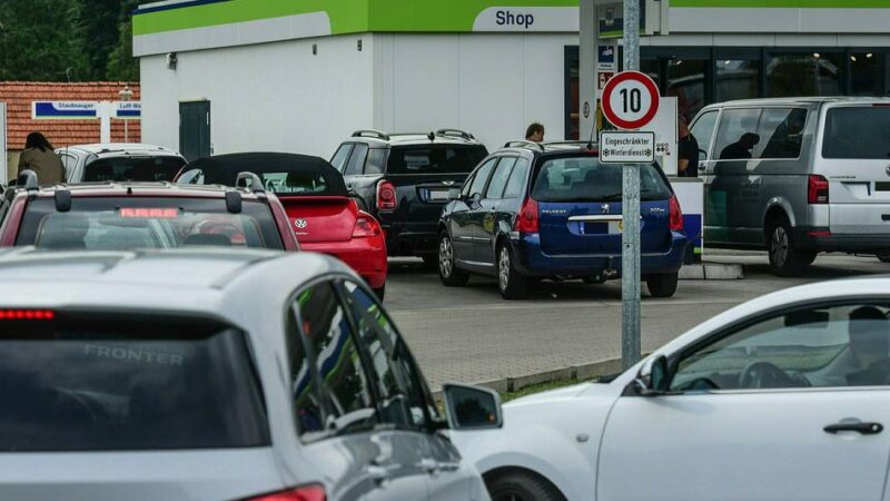 Steuerpläne in Den Haag: Niederländischer Tanktourismus im Kreis Kleve könnte zunehmen