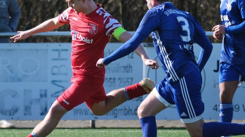 Freitagabend-Krimi: 1. FC Wülfrath und TuRU kämpfen unter Flutlicht um die Trendwende