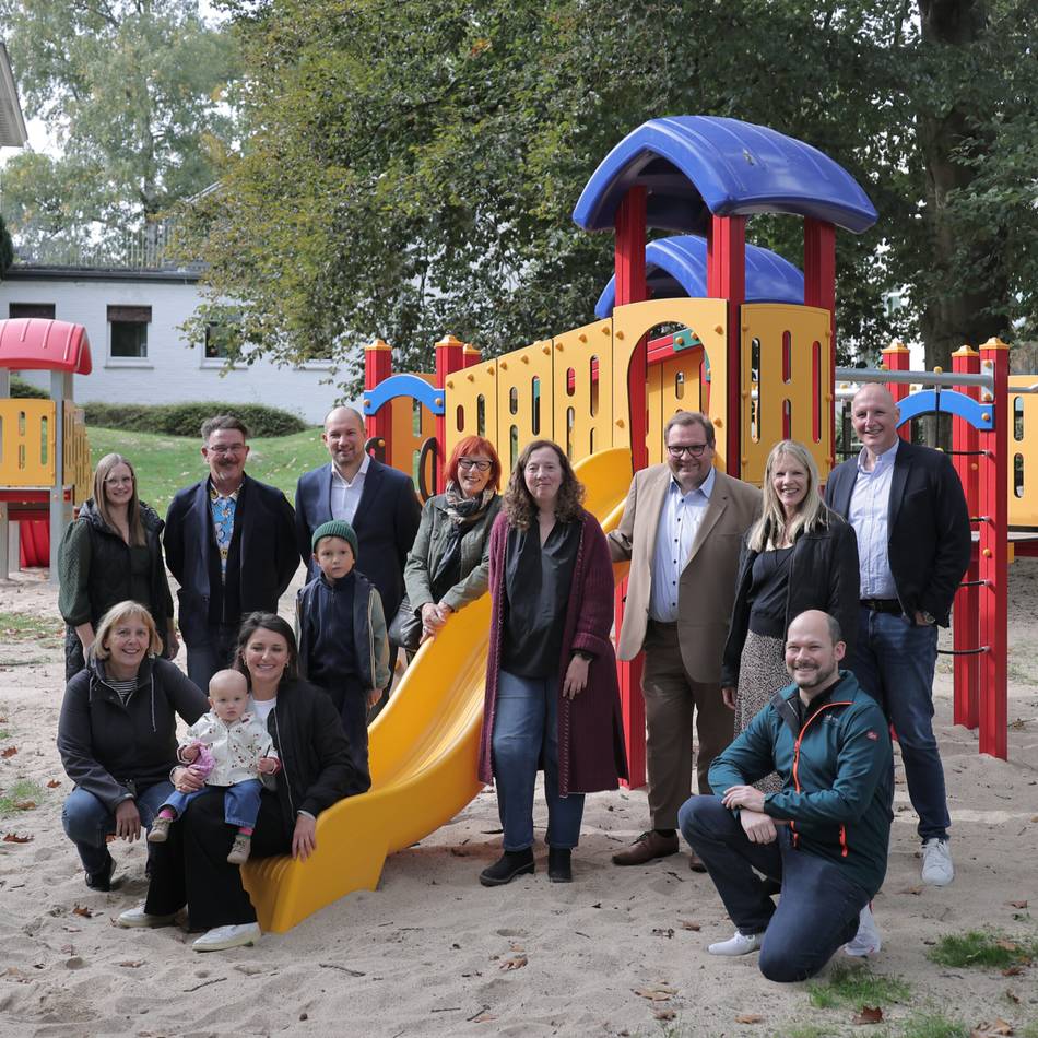 Bildung in Krefeld: Schulen und Kitas erhalten neue Spielgeräte