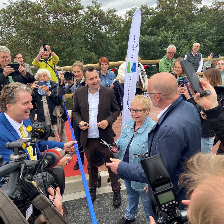 Cölve-Brücke eröffnet: „Die Umwege haben Zeit und Nerven gekostet, damit ist jetzt Schluss“