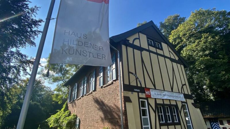 Ausstellung in Hilden: Christian Behrens zeigt Besuchern „Neue Wege“