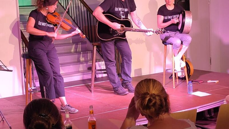 Kultur-Haus Zach in Hückeswagen: Irische Folk-Musik kam beim Publikum bestens an