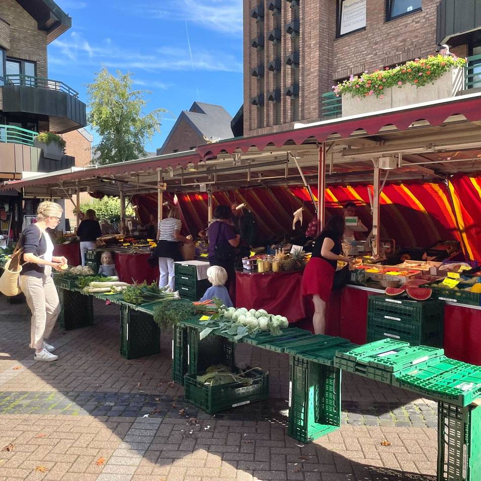 Geschäft läuft seit 25 Jahren: „Man trifft hier Land und Leute“ – Warum der Markt in Kaiserswerth ein Erfolg ist