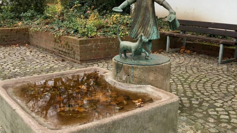 120 Kilo schwere Statue: Dorfwahrzeichen von Granterath gestohlen – „Wir sind fassungslos“