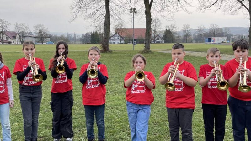 Besucher in Radevormwald: Hessische Schüler geben Konzert auf Schlossmacherplatz