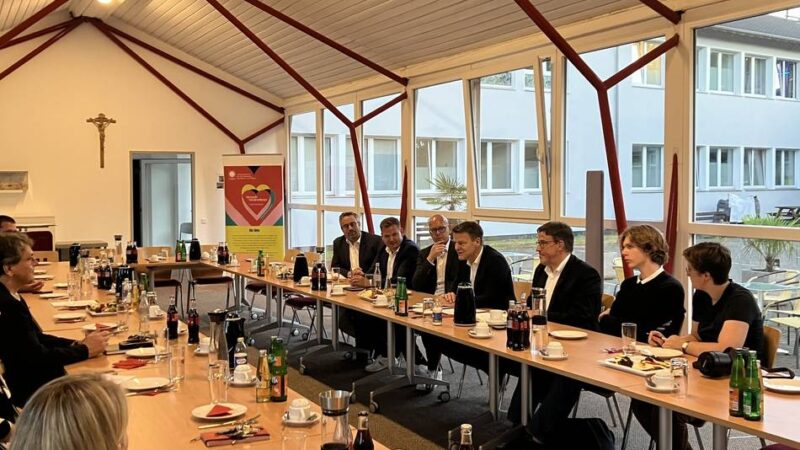 Treffen in Voerde: „Auch ein Caritasverband kann in die Knie gehen“