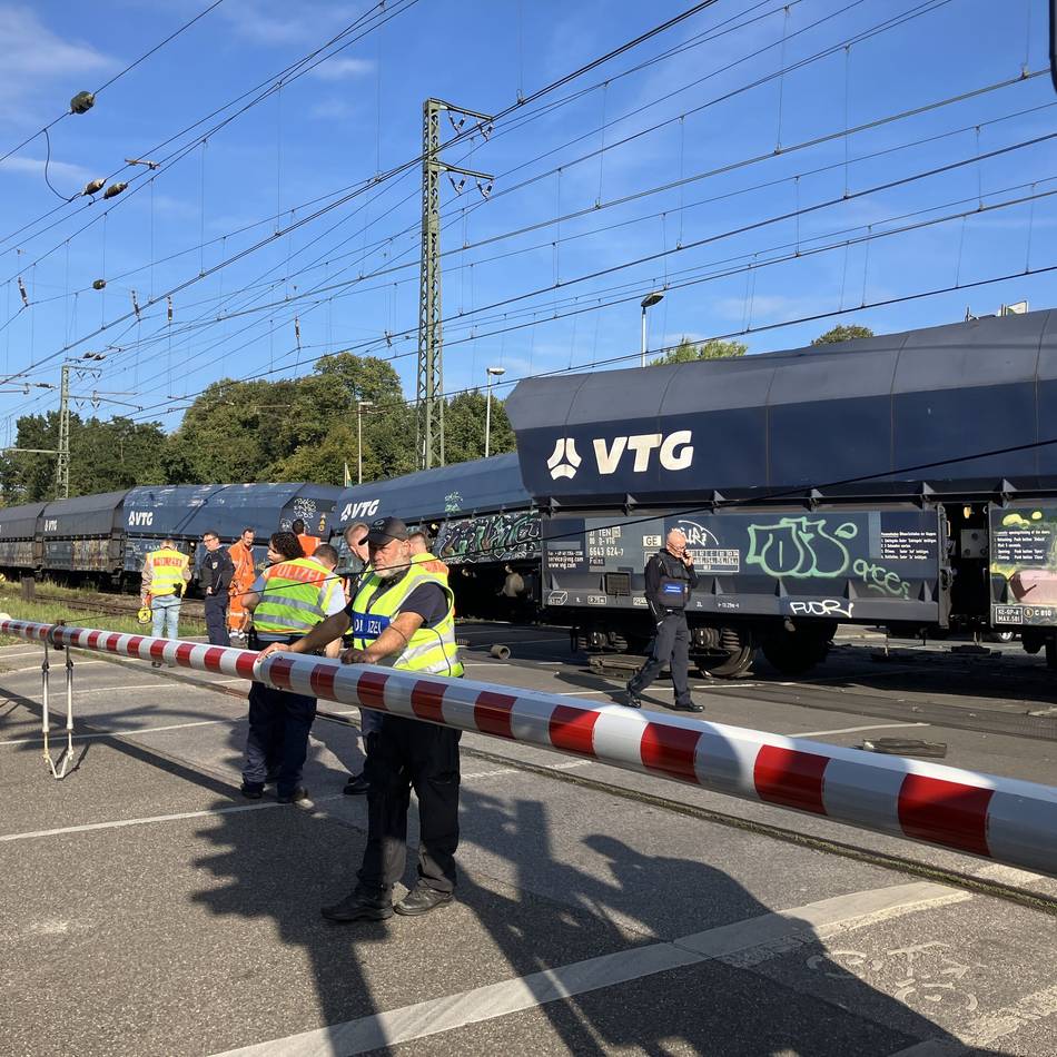 Emmerich: Bahnübergang Löwentor – Reparaturen sollen am Mittwochabend beendet sein