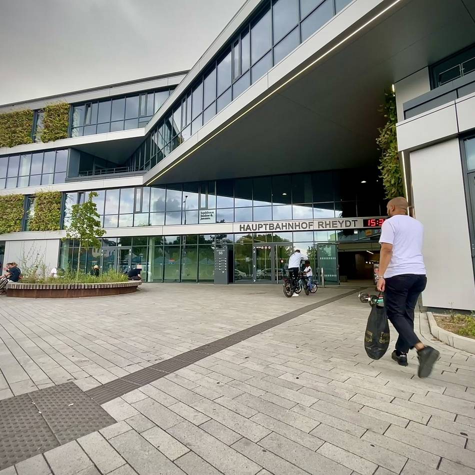 Bestandsaufnahme nach zwölf Monaten: Warum „Max Mustermann“ im Rheydter Hauptbahnhof wohnt