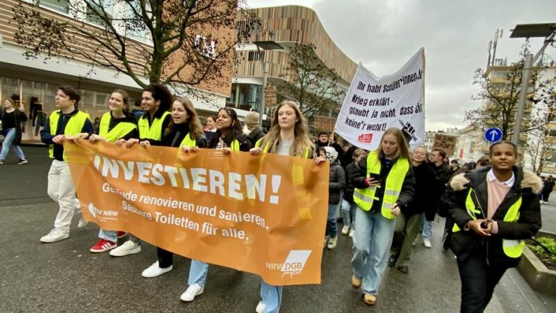 Schulen in Mönchengladbach: „Zahl der Lehrkräfte steigt, die mehr als sechs Wochen krankgeschrieben sind“