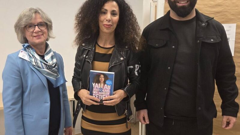 Souad Lamroubal bei Lesung in Neuss: „Integration ist keine Einbahnstraße, sondern eine Frage der Haltung“