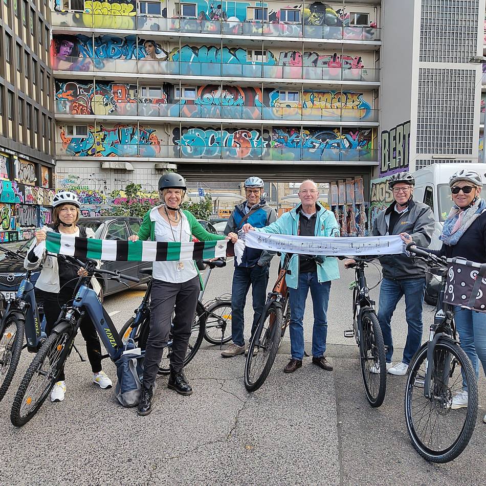 „Hymnus“ in Mönchengladbach: Eine Fahrradtour führt zu den Stimmen der Stadt