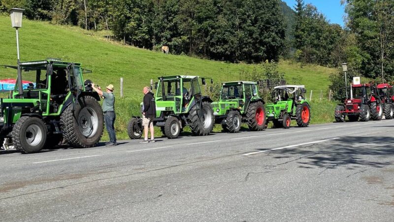 Treckerfahrer aus Korschenbroich: Auf sieben Schleppern den Großglockner zur Traktor-WM erreicht