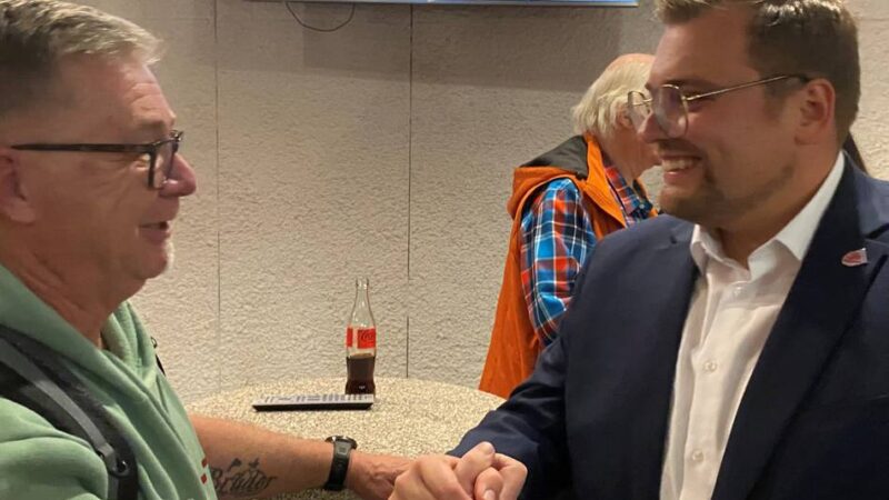 Stichwahl in Radevormwald: Dejan Vujinovic (CDU) wird Rader Bürgermeister – mit 31 Jahren
