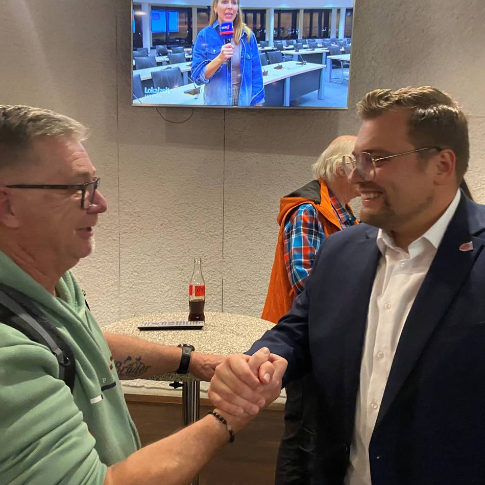 Stichwahl in Radevormwald: Dejan Vujinovic (CDU) wird Rader Bürgermeister – mit 31 Jahren